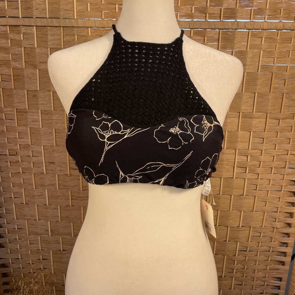 Billabong Black Floral Crochet Halter Padded Bikini  Top MWT Size Medium
